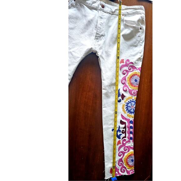Boden High Rise Embroidered White Jeans, Bohemian, Size 33 Petite, Retail $109 - Picture 9 of 13